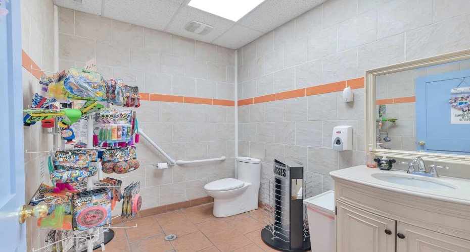 Calgary, Alberta, ,Commercial,For Sale,A2280081