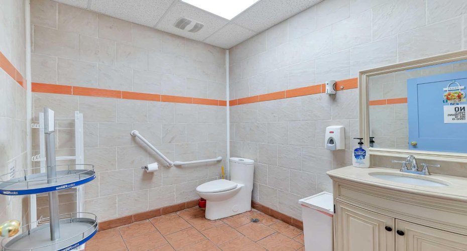 Calgary, Alberta, ,Commercial,For Sale,A2280081