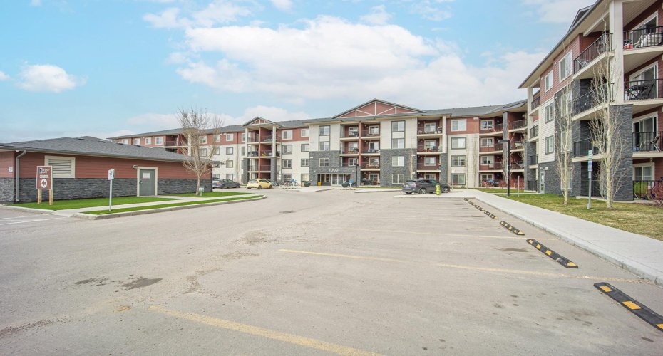 81 Legacy Boulevard, Calgary, Alberta T2X 2B9, 3 Bedrooms Bedrooms, ,2 BathroomsBathrooms,Residential,For Sale,Legacy,A2275721