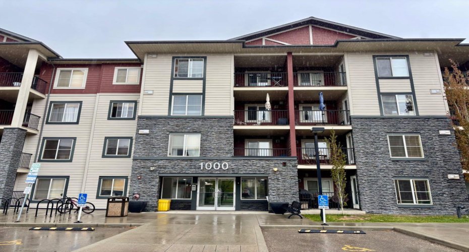 81 Legacy Boulevard, Calgary, Alberta T2X 2B9, 3 Bedrooms Bedrooms, ,2 BathroomsBathrooms,Residential,For Sale,Legacy,A2275721