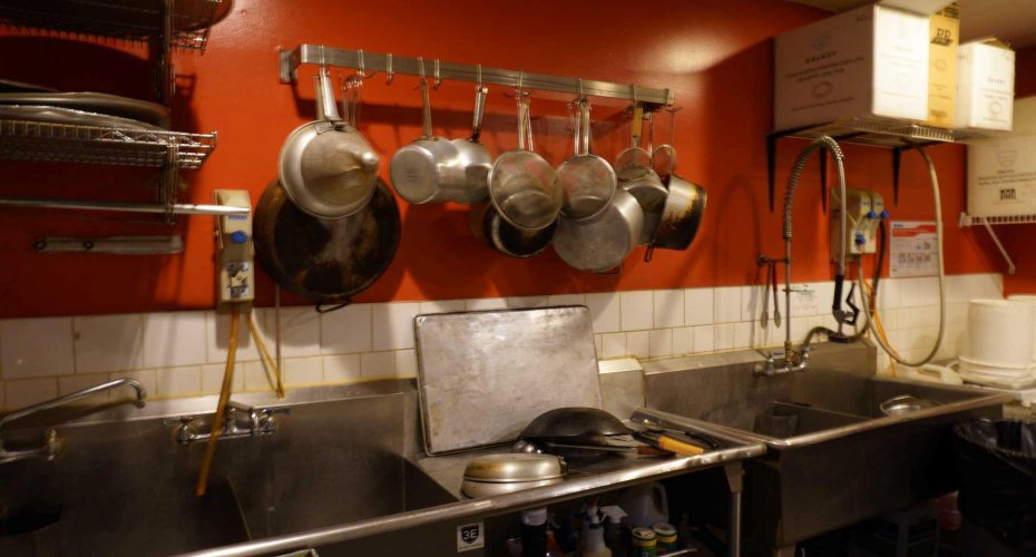 2128 Crowchild Trail, Calgary, Alberta T2M 3Y7, ,Commercial,For Lease,Hilton Plaza,Crowchild,A2279345