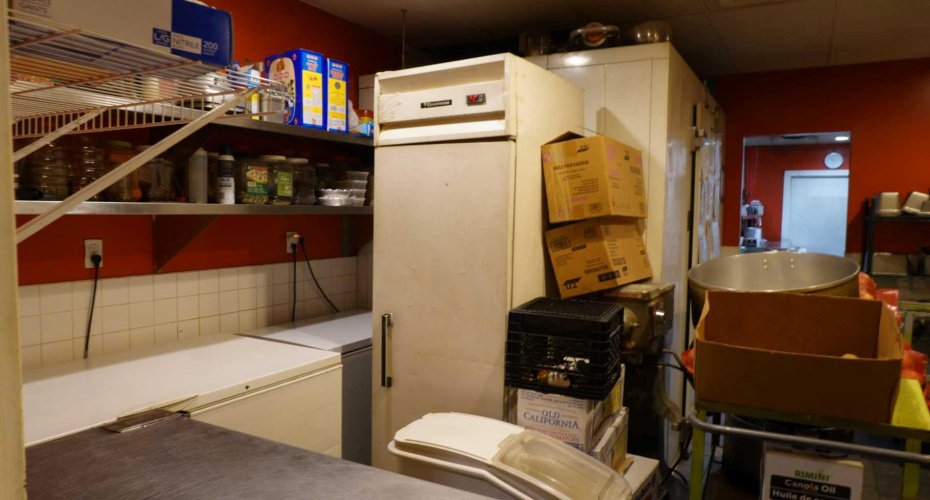 2128 Crowchild Trail, Calgary, Alberta T2M 3Y7, ,Commercial,For Lease,Hilton Plaza,Crowchild,A2279345