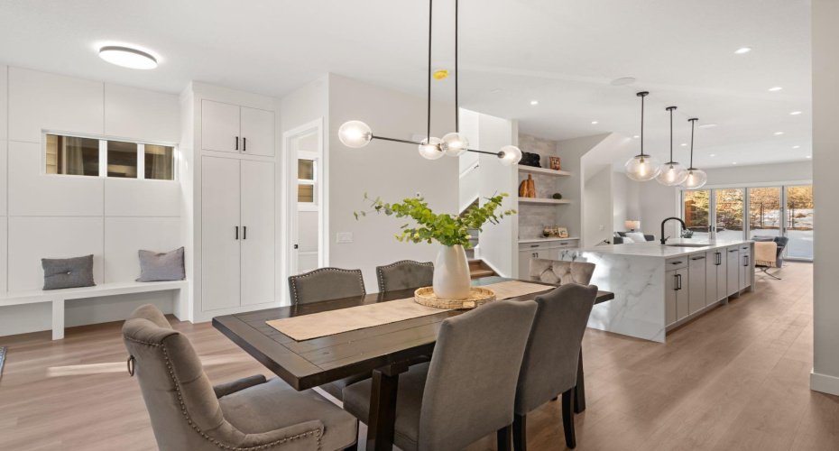 2528 7 Avenue, Calgary, Alberta T2N 1A4, 4 Bedrooms Bedrooms, ,4 BathroomsBathrooms,Residential,For Sale,7,A2280046