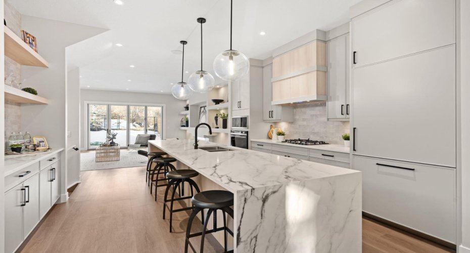 2528 7 Avenue, Calgary, Alberta T2N 1A4, 4 Bedrooms Bedrooms, ,4 BathroomsBathrooms,Residential,For Sale,7,A2280046