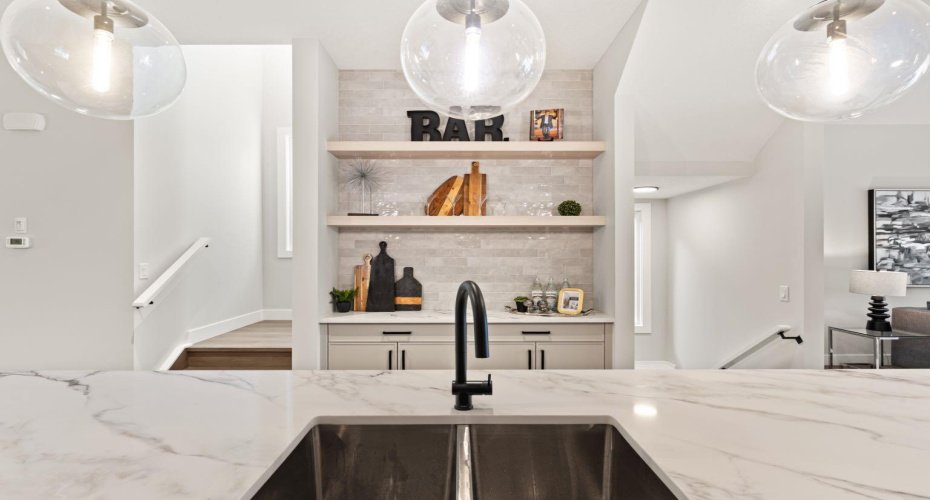 2528 7 Avenue, Calgary, Alberta T2N 1A4, 4 Bedrooms Bedrooms, ,4 BathroomsBathrooms,Residential,For Sale,7,A2280046