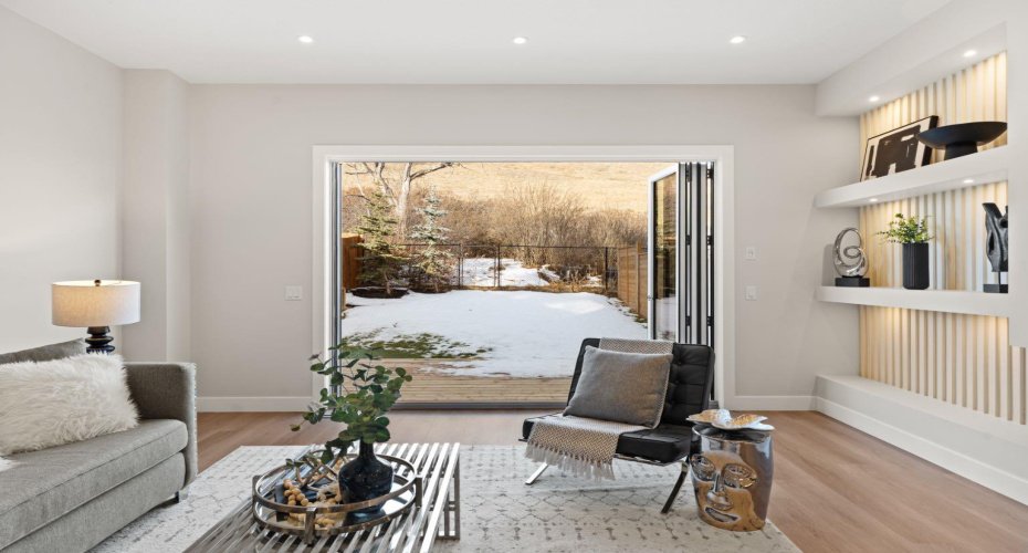 2528 7 Avenue, Calgary, Alberta T2N 1A4, 4 Bedrooms Bedrooms, ,4 BathroomsBathrooms,Residential,For Sale,7,A2280046