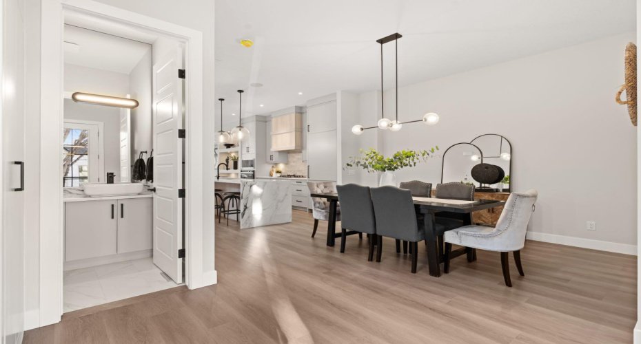 2528 7 Avenue, Calgary, Alberta T2N 1A4, 4 Bedrooms Bedrooms, ,4 BathroomsBathrooms,Residential,For Sale,7,A2280046