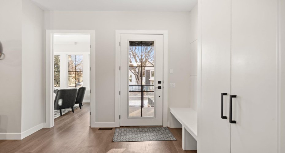 2528 7 Avenue, Calgary, Alberta T2N 1A4, 4 Bedrooms Bedrooms, ,4 BathroomsBathrooms,Residential,For Sale,7,A2280046