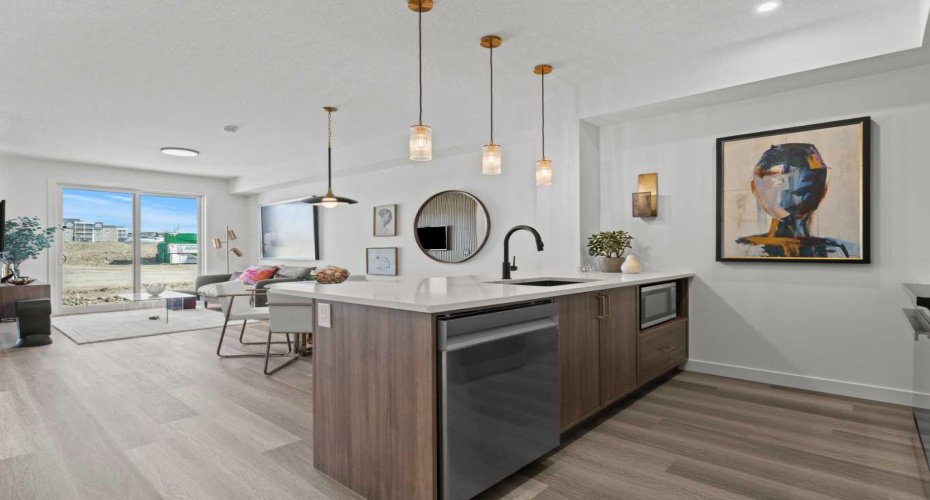 2026 81 Street, Calgary, Alberta T3H 3V9, 2 Bedrooms Bedrooms, ,1 BathroomBathrooms,Residential,For Sale,81,A2280100