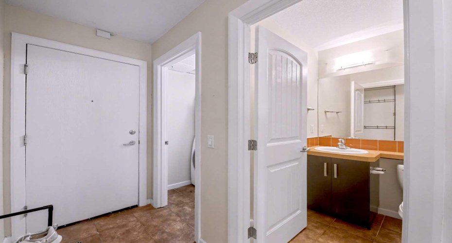 1410 1 Street, Calgary, Alberta T2G 5T5, 2 Bedrooms Bedrooms, ,2 BathroomsBathrooms,Residential,For Sale,1,A2280125