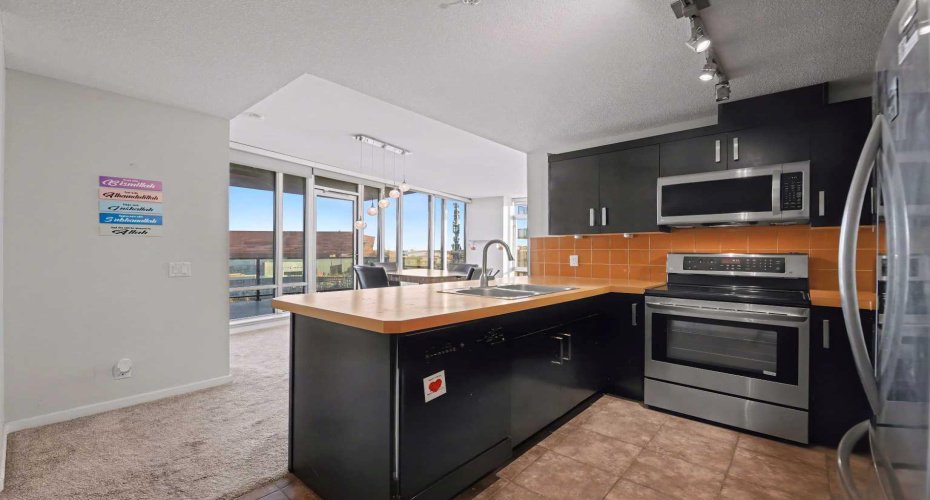 1410 1 Street, Calgary, Alberta T2G 5T5, 2 Bedrooms Bedrooms, ,2 BathroomsBathrooms,Residential,For Sale,1,A2280125