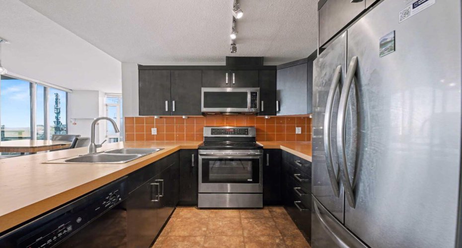 1410 1 Street, Calgary, Alberta T2G 5T5, 2 Bedrooms Bedrooms, ,2 BathroomsBathrooms,Residential,For Sale,1,A2280125