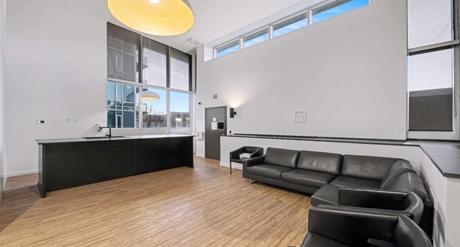 1410 1 Street, Calgary, Alberta T2G 5T5, 2 Bedrooms Bedrooms, ,2 BathroomsBathrooms,Residential,For Sale,1,A2280125