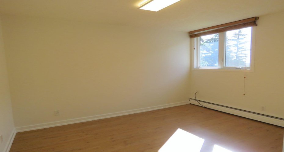 328 Cedar Crescent, Calgary, Alberta T3C 2Y8, 1 Bedroom Bedrooms, 0 ,1 BathroomBathrooms,Residential,For Sale,Cedar,0,A2280165