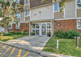 328 Cedar Crescent, Calgary, Alberta T3C 2Y8, 1 Bedroom Bedrooms, 0 ,1 BathroomBathrooms,Residential,For Sale,Cedar,0,A2280165
