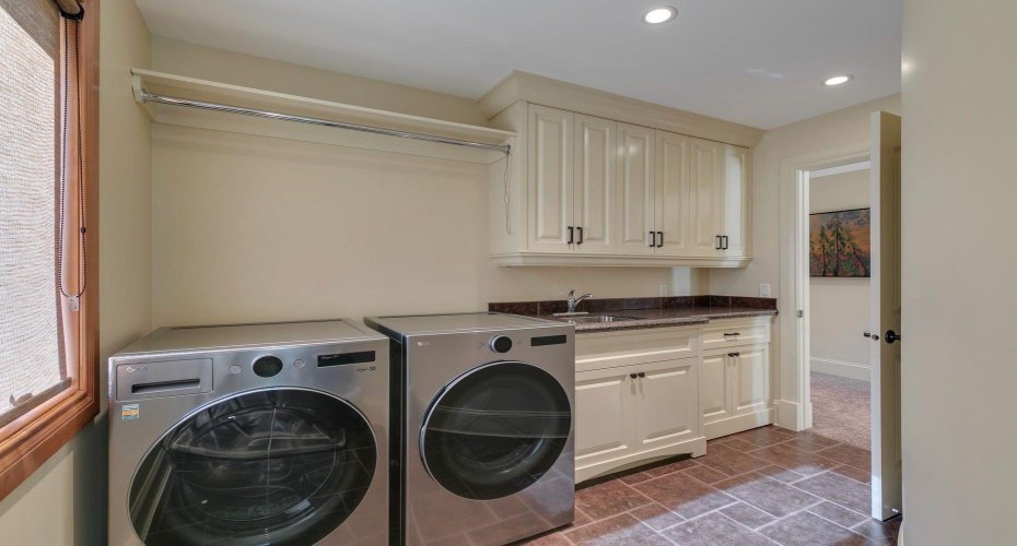 2609 7 Avenue, Calgary, Alberta T2N 1A6, 5 Bedroom Bedrooms, 0 ,4 BathroomBathrooms,Residential,For Sale,7,0,A2277761
