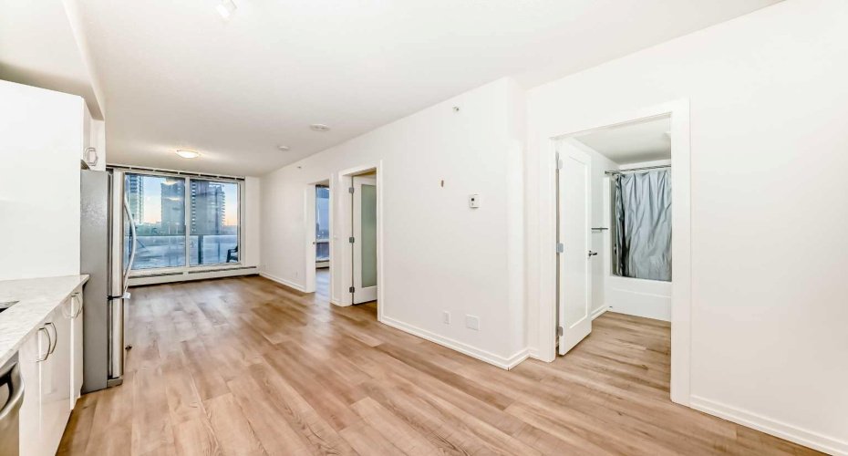 450 8 Avenue, Calgary, Alberta T2G 1T2, 2 Bedrooms Bedrooms, ,1 BathroomBathrooms,Residential,For Sale,8,A2280415