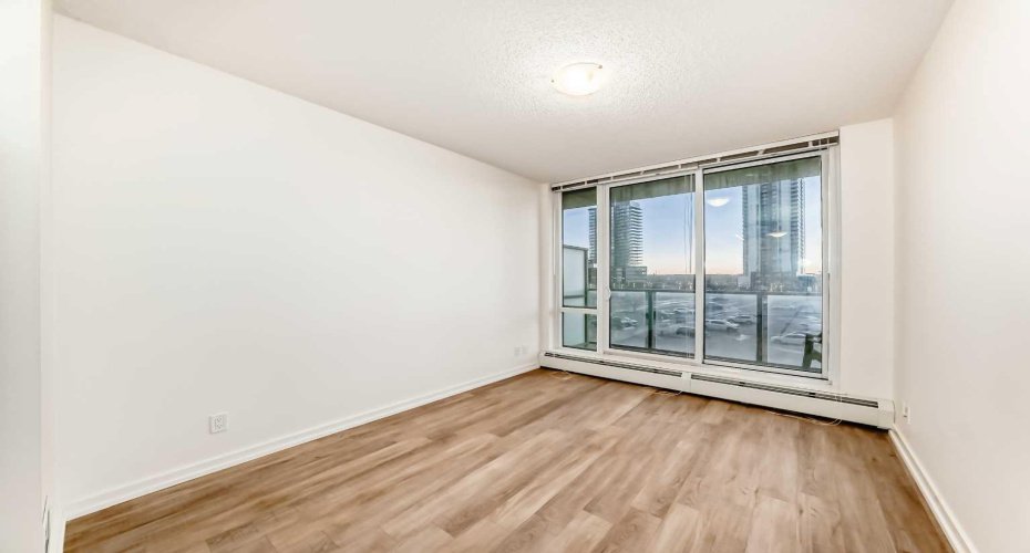 450 8 Avenue, Calgary, Alberta T2G 1T2, 2 Bedrooms Bedrooms, ,1 BathroomBathrooms,Residential,For Sale,8,A2280415