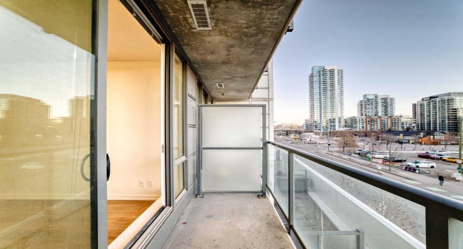 450 8 Avenue, Calgary, Alberta T2G 1T2, 2 Bedrooms Bedrooms, ,1 BathroomBathrooms,Residential,For Sale,8,A2280415