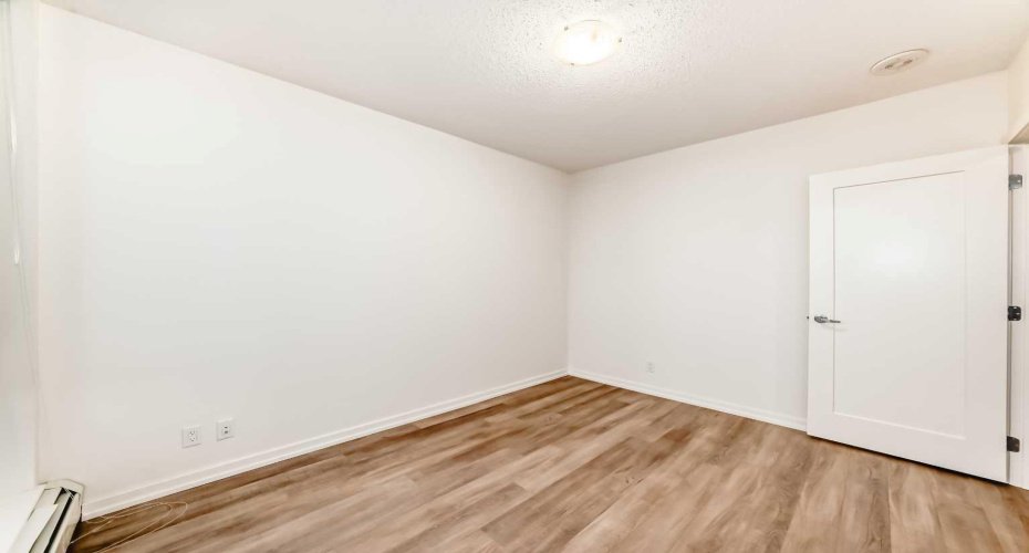450 8 Avenue, Calgary, Alberta T2G 1T2, 2 Bedrooms Bedrooms, ,1 BathroomBathrooms,Residential,For Sale,8,A2280415