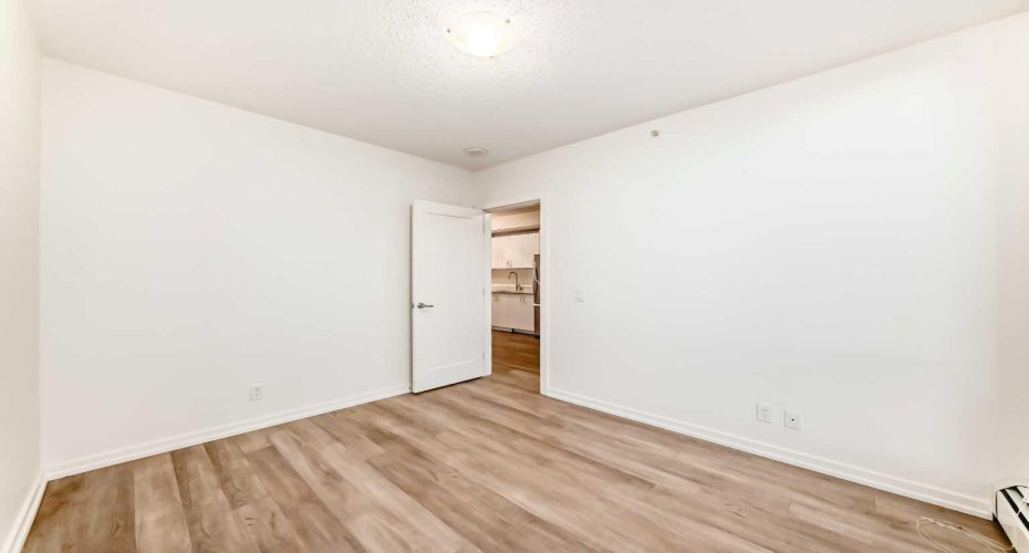 450 8 Avenue, Calgary, Alberta T2G 1T2, 2 Bedrooms Bedrooms, ,1 BathroomBathrooms,Residential,For Sale,8,A2280415