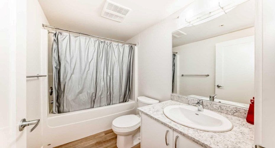 450 8 Avenue, Calgary, Alberta T2G 1T2, 2 Bedrooms Bedrooms, ,1 BathroomBathrooms,Residential,For Sale,8,A2280415