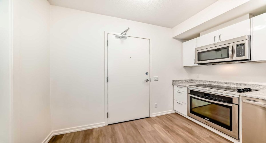 450 8 Avenue, Calgary, Alberta T2G 1T2, 2 Bedrooms Bedrooms, ,1 BathroomBathrooms,Residential,For Sale,8,A2280415