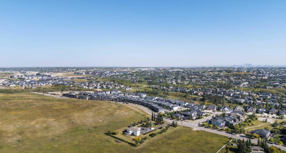 3044 85 Street, Calgary, Alberta T3H 6C7, 3 Bedrooms Bedrooms, ,4 BathroomsBathrooms,Residential,For Sale,85,A2280529
