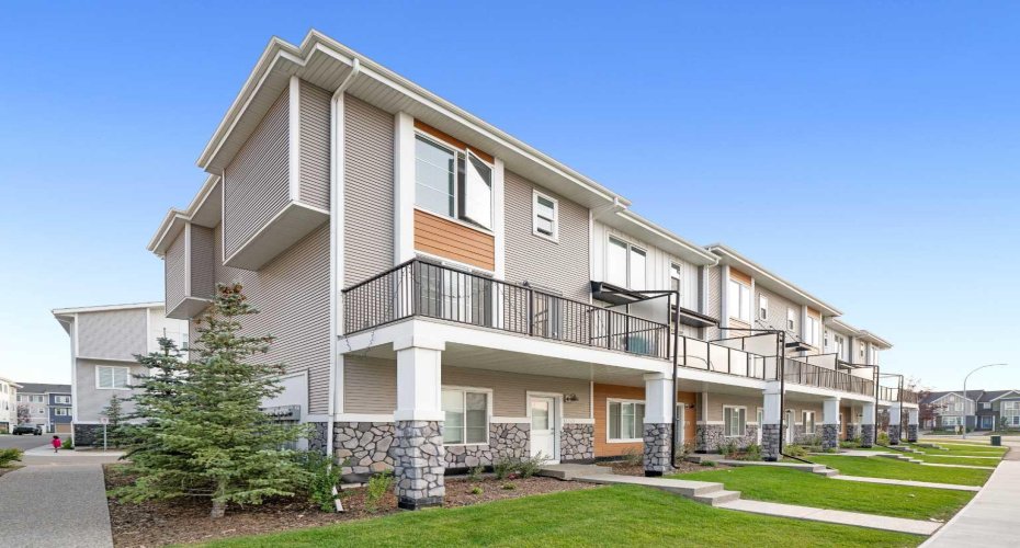 633 savanna Boulevard, Calgary, Alberta T3J2K2, 4 Bedrooms Bedrooms, ,3 BathroomsBathrooms,Residential,For Sale,savanna,A2280587