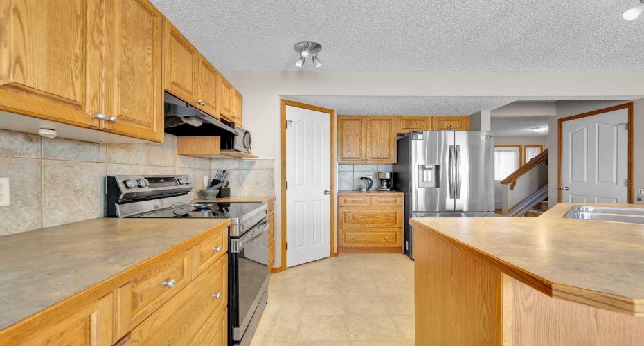 132 Saddletree Close, Calgary, Alberta T3J 5J1, 3 Bedrooms Bedrooms, ,3 BathroomsBathrooms,Residential,For Sale,Saddletree,A2278465