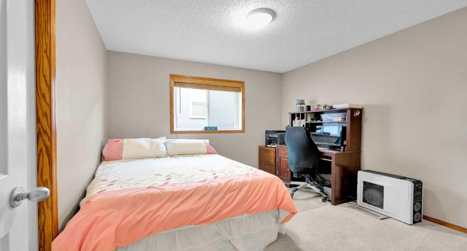 132 Saddletree Close, Calgary, Alberta T3J 5J1, 3 Bedrooms Bedrooms, ,3 BathroomsBathrooms,Residential,For Sale,Saddletree,A2278465