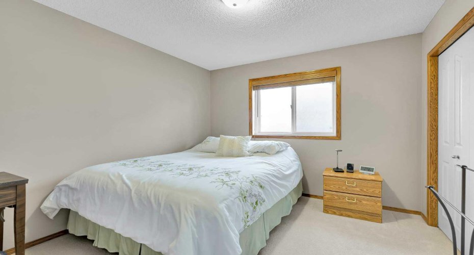 132 Saddletree Close, Calgary, Alberta T3J 5J1, 3 Bedrooms Bedrooms, ,3 BathroomsBathrooms,Residential,For Sale,Saddletree,A2278465