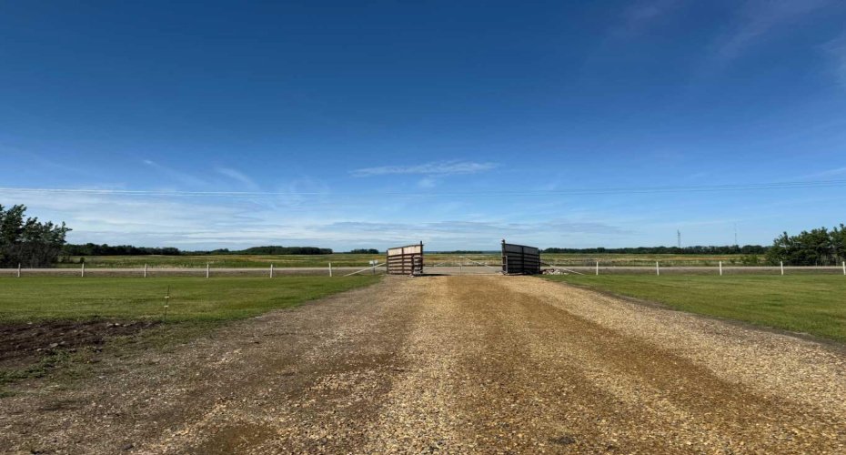 83477 Fairgrounds Road, Rural Northern Sunrise County, Alberta T8S 1S2, 3 Bedrooms Bedrooms, ,3 BathroomsBathrooms,Residential,For Sale,Fairgrounds,A2279835