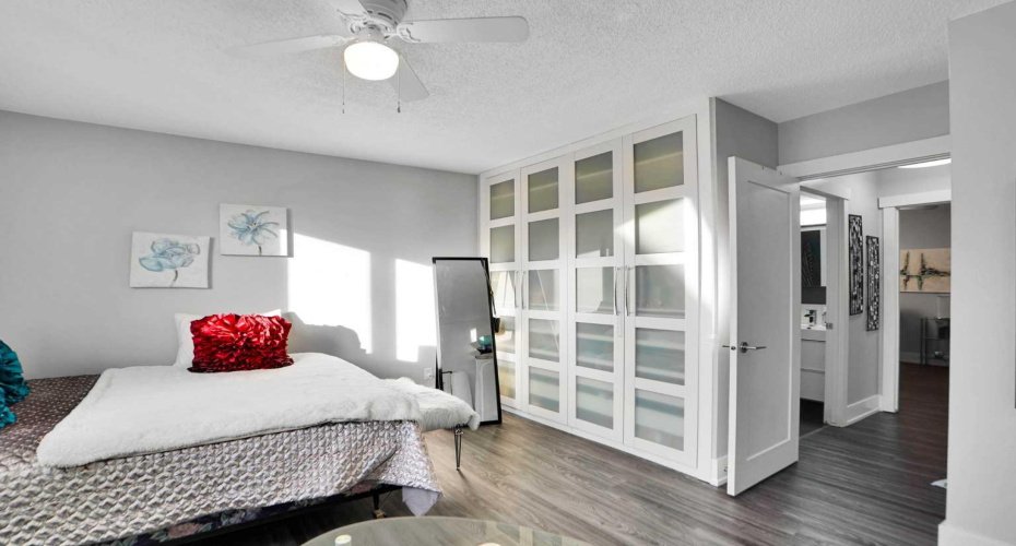 1111 15 Avenue, Calgary, Alberta t2r0s8, 2 Bedrooms Bedrooms, ,1 BathroomBathrooms,Residential,For Sale,15,A2280082