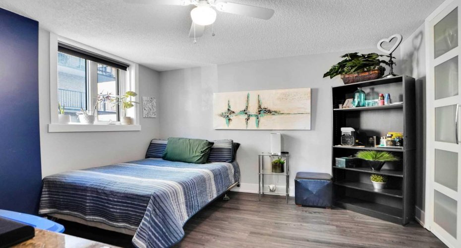 1111 15 Avenue, Calgary, Alberta t2r0s8, 2 Bedrooms Bedrooms, ,1 BathroomBathrooms,Residential,For Sale,15,A2280082