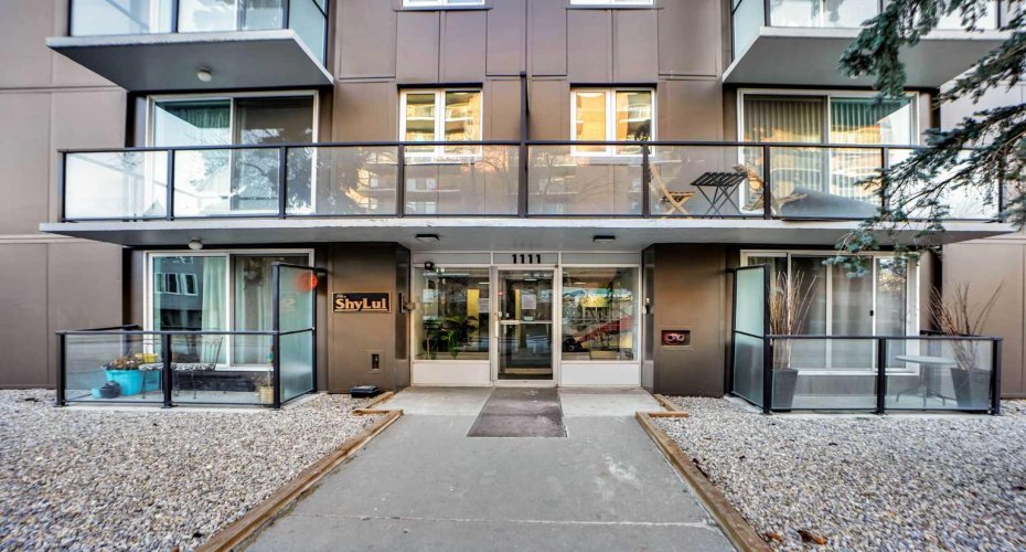 1111 15 Avenue, Calgary, Alberta t2r0s8, 2 Bedrooms Bedrooms, ,1 BathroomBathrooms,Residential,For Sale,15,A2280082