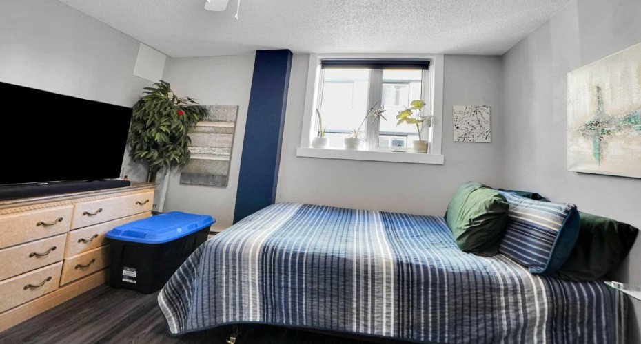 1111 15 Avenue, Calgary, Alberta t2r0s8, 2 Bedrooms Bedrooms, ,1 BathroomBathrooms,Residential,For Sale,15,A2280082
