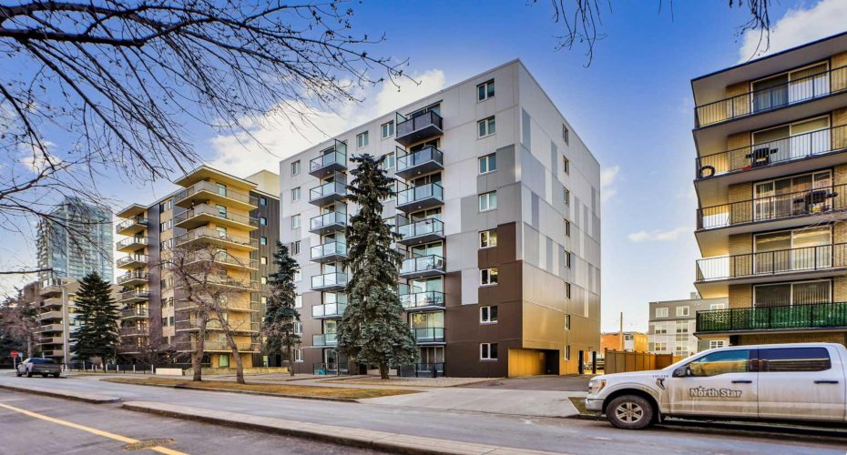 1111 15 Avenue, Calgary, Alberta t2r0s8, 2 Bedrooms Bedrooms, ,1 BathroomBathrooms,Residential,For Sale,15,A2280082