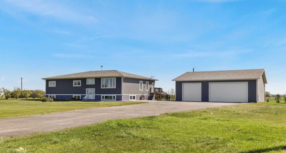 243077 Range Road 255, Rural Wheatland County, Alberta T1P 0H9, 5 Bedrooms Bedrooms, ,3 BathroomsBathrooms,Residential,For Sale,Range Road 255,A2280277