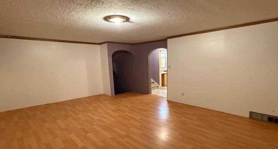 10323 98 Avenue, High Level, Alberta T0H 1Z0, 4 Bedrooms Bedrooms, ,3 BathroomsBathrooms,Residential,For Sale,98,A2275053