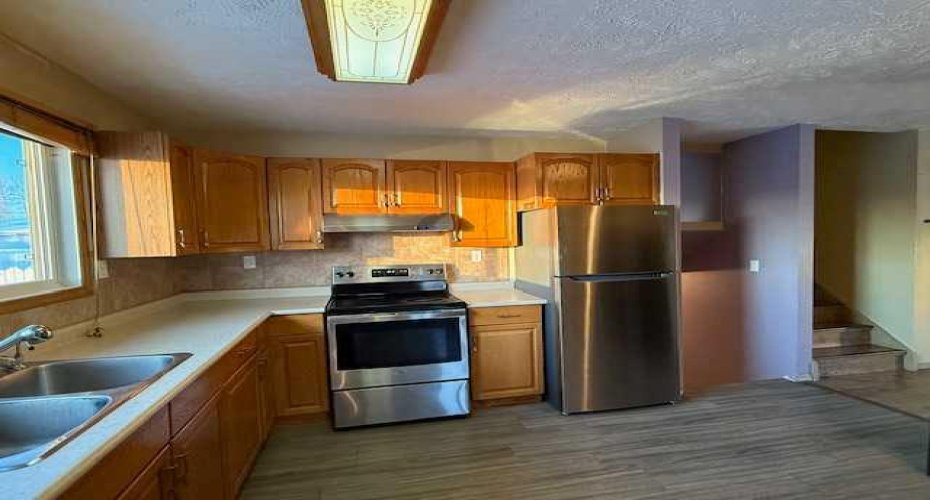 10323 98 Avenue, High Level, Alberta T0H 1Z0, 4 Bedrooms Bedrooms, ,3 BathroomsBathrooms,Residential,For Sale,98,A2275053