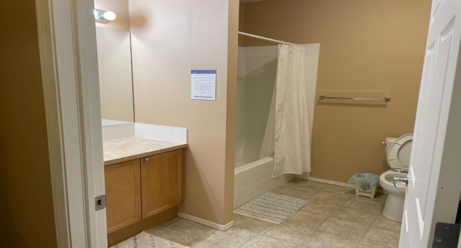 Bathroom in suite 2