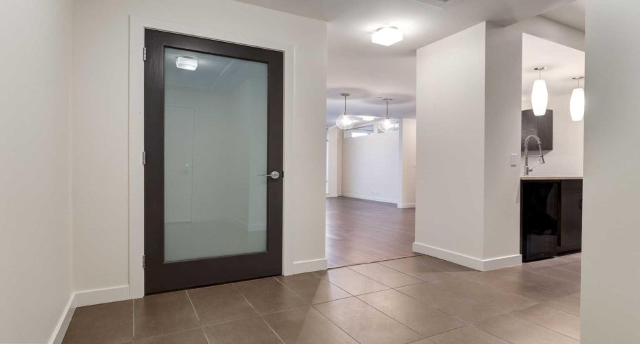 530 12 Avenue, Calgary, Alberta T2R0B1, 1 Bedroom Bedrooms, ,2 BathroomsBathrooms,Residential,For Sale,12,A2278918