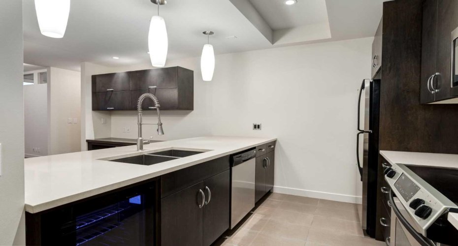 530 12 Avenue, Calgary, Alberta T2R0B1, 1 Bedroom Bedrooms, ,2 BathroomsBathrooms,Residential,For Sale,12,A2278918