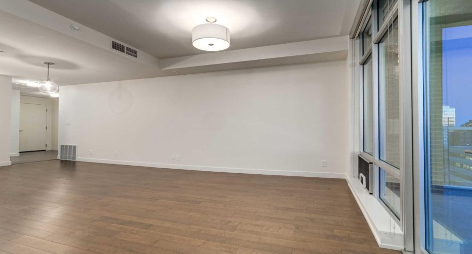 530 12 Avenue, Calgary, Alberta T2R0B1, 1 Bedroom Bedrooms, ,2 BathroomsBathrooms,Residential,For Sale,12,A2278918