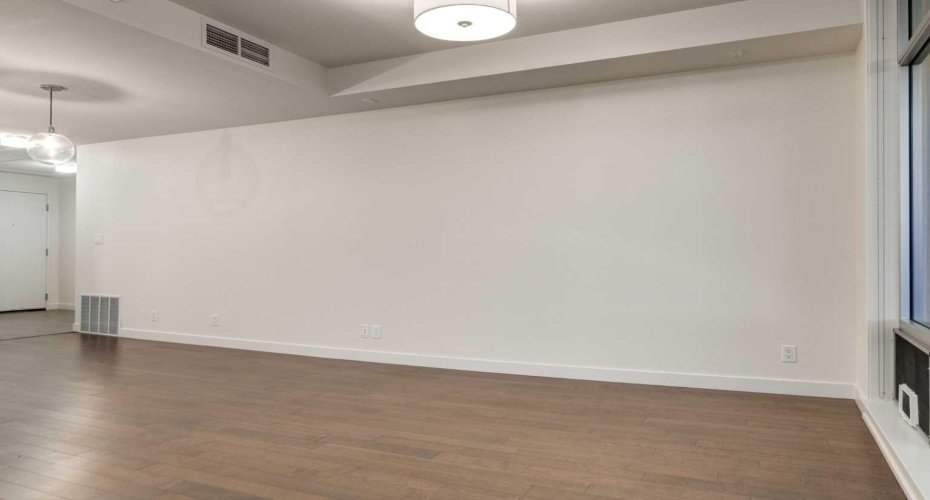 530 12 Avenue, Calgary, Alberta T2R0B1, 1 Bedroom Bedrooms, ,2 BathroomsBathrooms,Residential,For Sale,12,A2278918