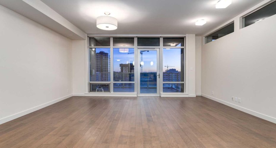 530 12 Avenue, Calgary, Alberta T2R0B1, 1 Bedroom Bedrooms, ,2 BathroomsBathrooms,Residential,For Sale,12,A2278918