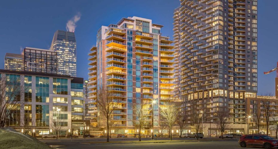 530 12 Avenue, Calgary, Alberta T2R0B1, 1 Bedroom Bedrooms, ,2 BathroomsBathrooms,Residential,For Sale,12,A2278918