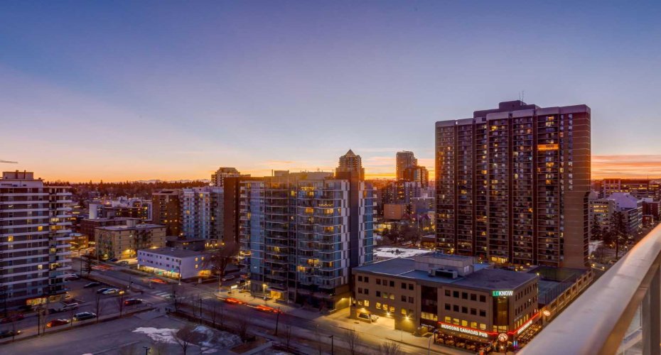 530 12 Avenue, Calgary, Alberta T2R0B1, 1 Bedroom Bedrooms, ,2 BathroomsBathrooms,Residential,For Sale,12,A2278918