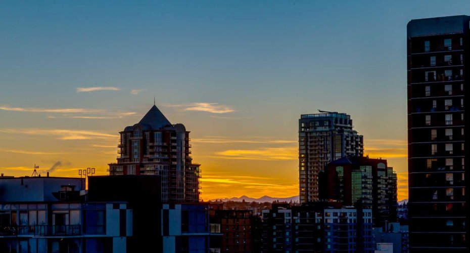 530 12 Avenue, Calgary, Alberta T2R0B1, 1 Bedroom Bedrooms, ,2 BathroomsBathrooms,Residential,For Sale,12,A2278918